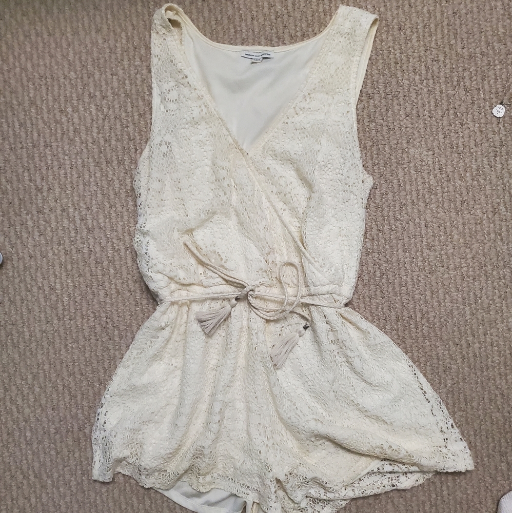 American Eagle cream lace sleeveless romper